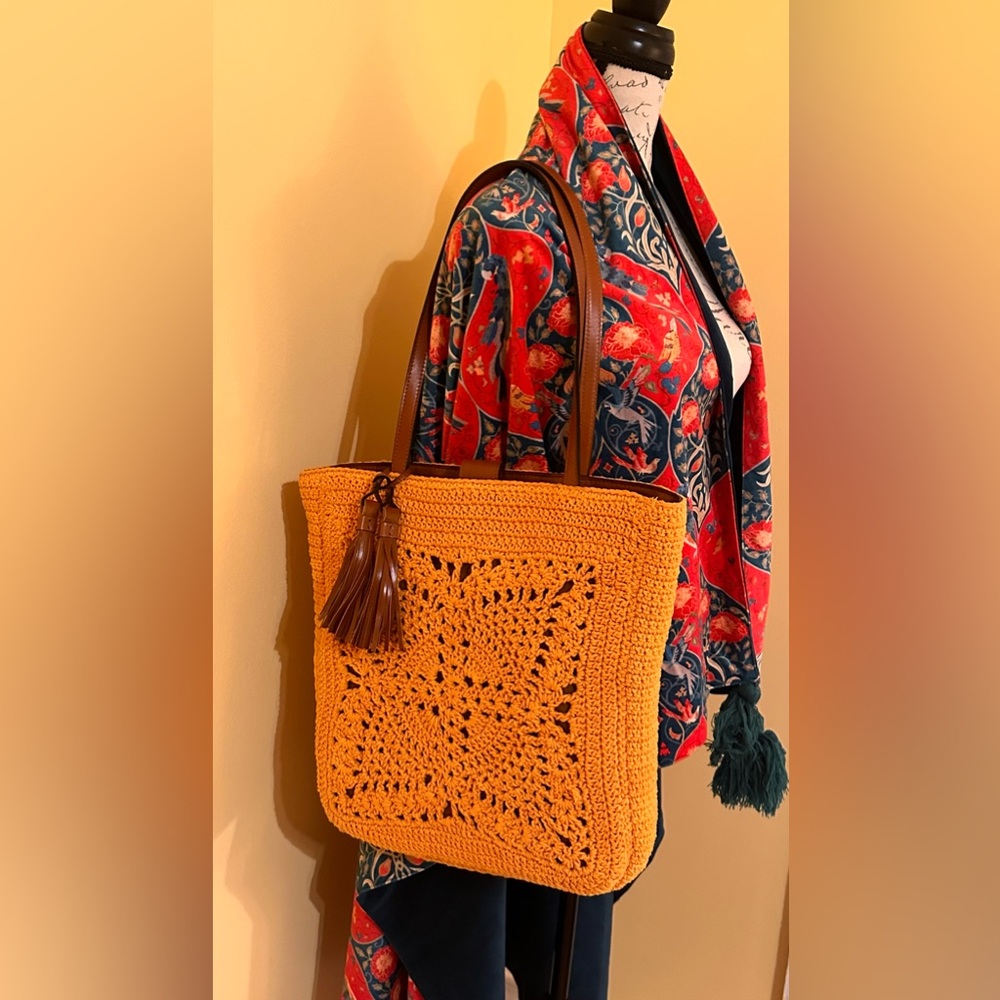 NWT Mustard Patricia Nash Tote 👜